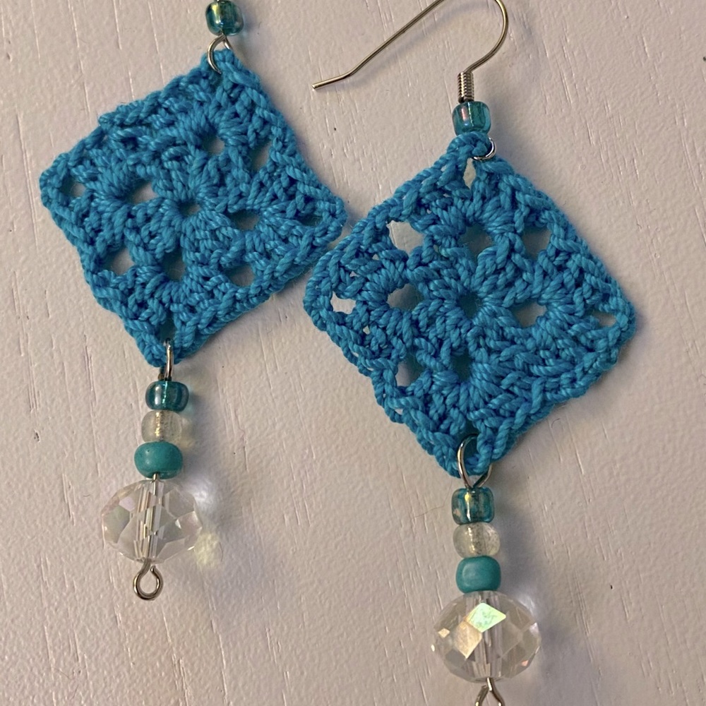 ❤️ Crochet boho inspired drop earrings w/beads